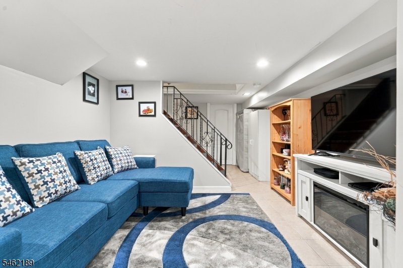 69 Avenue C Lodi NJ 07644