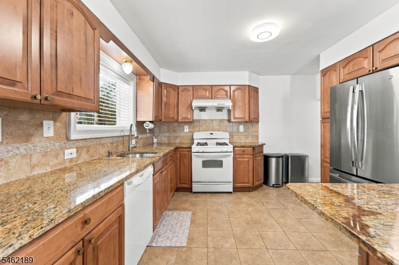 69 Avenue C Lodi NJ 07644