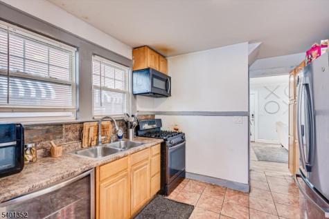 85 Hillcrest Terrace East Orange NJ 07018