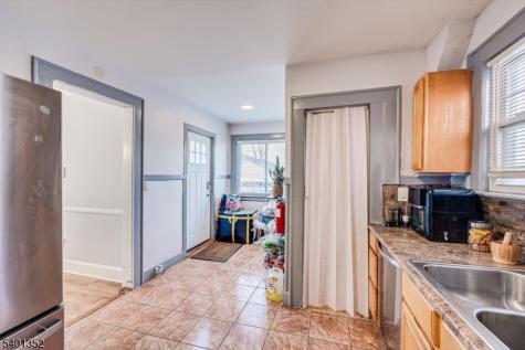 85 Hillcrest Terrace East Orange NJ 07018