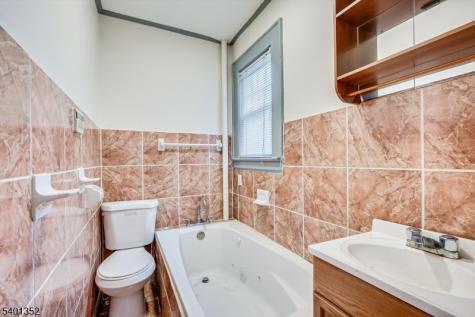 85 Hillcrest Terrace East Orange NJ 07018