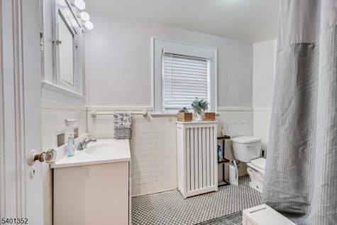 85 Hillcrest Terrace East Orange NJ 07018