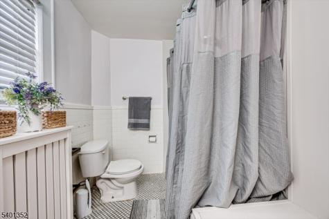 85 Hillcrest Terrace East Orange NJ 07018