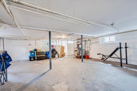 85 Hillcrest Terrace East Orange NJ 07018