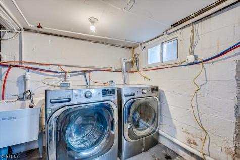 85 Hillcrest Terrace East Orange NJ 07018