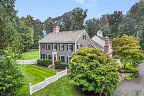 7 Red Oak Row Chester NJ 07930