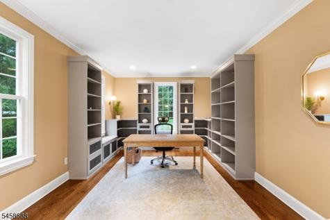 7 Red Oak Row Chester NJ 07930