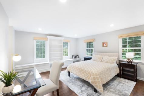 7 Red Oak Row Chester NJ 07930