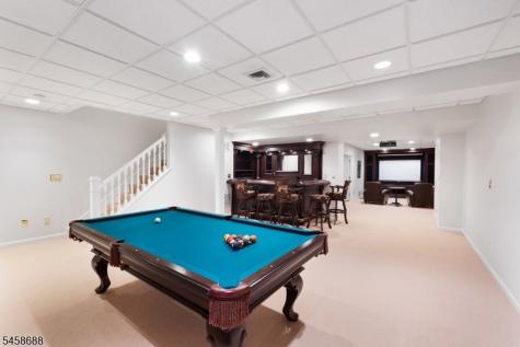 7 Red Oak Row Chester NJ 07930
