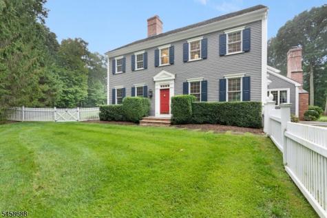 7 Red Oak Row Chester NJ 07930