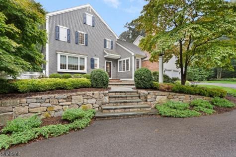 7 Red Oak Row Chester NJ 07930