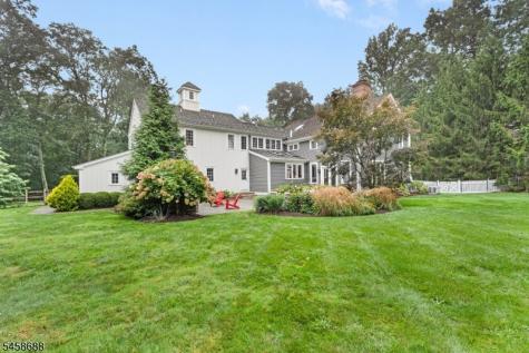 7 Red Oak Row Chester NJ 07930