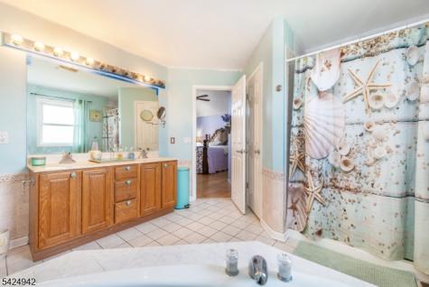 13 Witherwood Drive Hardyston NJ 07419