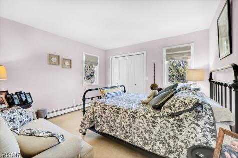 11 Tara Way Franklin NJ 08867