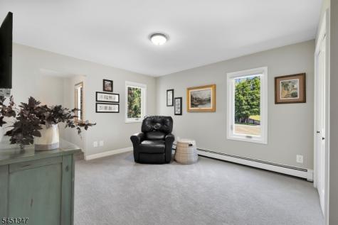 11 Tara Way Franklin NJ 08867