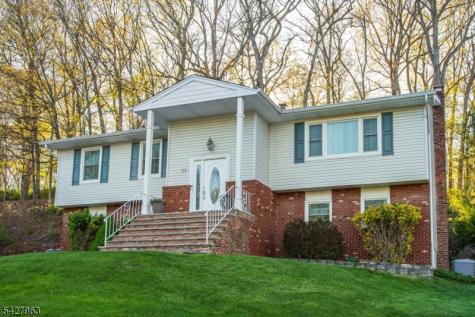 53 N Hillside Avenue Roxbury NJ 07847