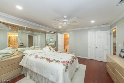 53 N Hillside Avenue Roxbury NJ 07847