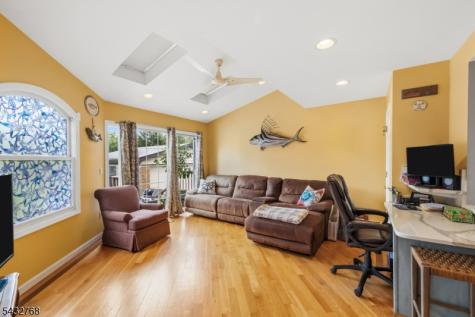 72 Forest Avenue Hawthorne NJ 07506