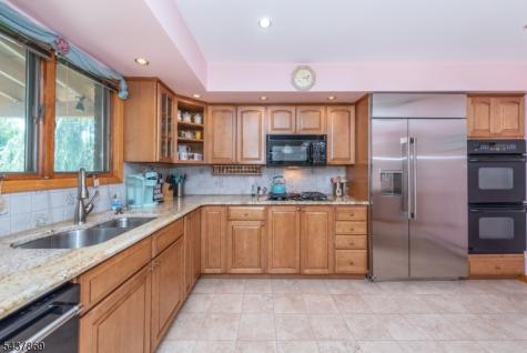 13 Fox Run North Caldwell NJ 07006