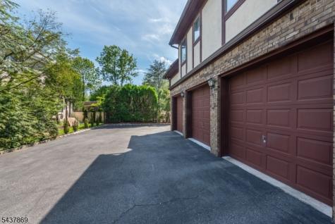 13 Fox Run North Caldwell NJ 07006