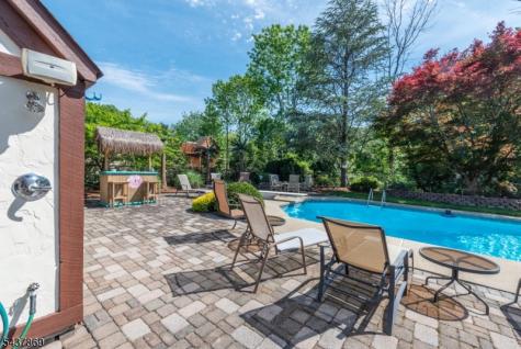 13 Fox Run North Caldwell NJ 07006