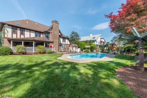 13 Fox Run North Caldwell NJ 07006