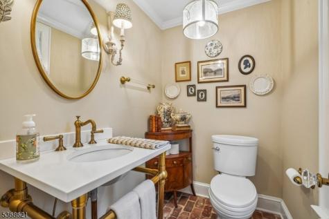 32 Potterstown Road Tewksbury NJ 08833