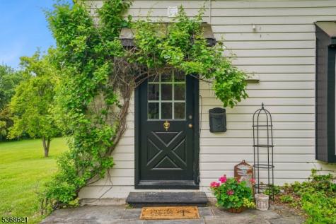 32 Potterstown Road Tewksbury NJ 08833
