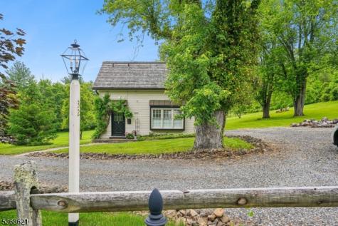 32 Potterstown Road Tewksbury NJ 08833