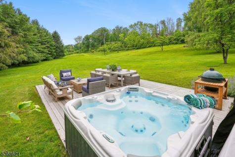 32 Potterstown Road Tewksbury NJ 08833