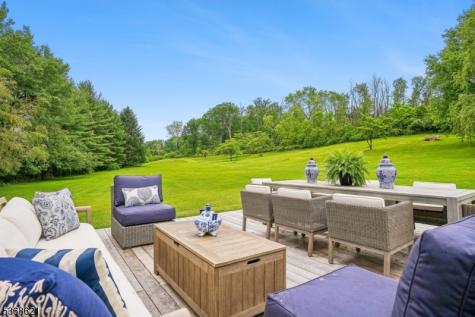 32 Potterstown Road Tewksbury NJ 08833