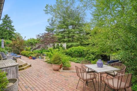 32 Potterstown Road Tewksbury NJ 08833