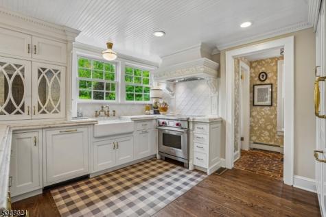 32 Potterstown Road Tewksbury NJ 08833