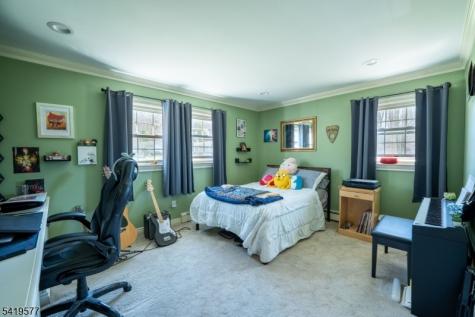 27 Adams Drive Ogdensburg NJ 07439