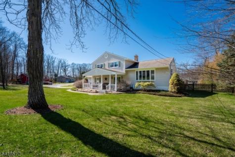 27 Adams Drive Ogdensburg NJ 07439
