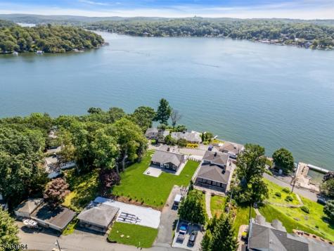 12 Bass Rock Road Hopatcong NJ 07843