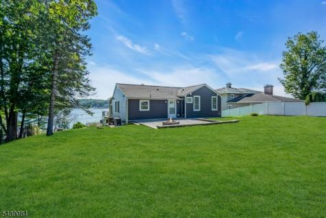 12 Bass Rock Road Hopatcong NJ 07843