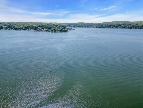 12 Bass Rock Road Hopatcong NJ 07843