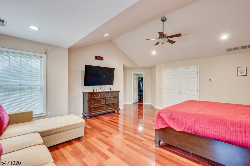 8 Mcbride Way Bridgewater NJ 08807
