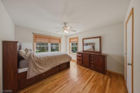 14 E Shore Drive Hampton NJ 07860