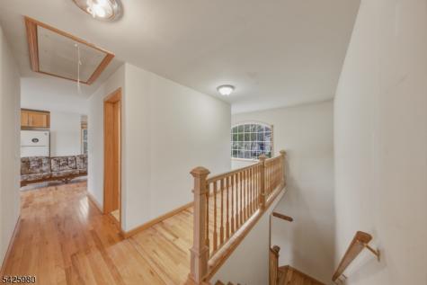 14 E Shore Drive Hampton NJ 07860