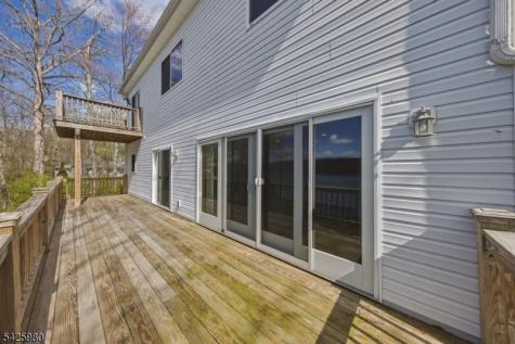 14 E Shore Drive Hampton NJ 07860