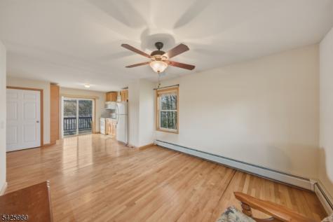 14 E Shore Drive Hampton NJ 07860