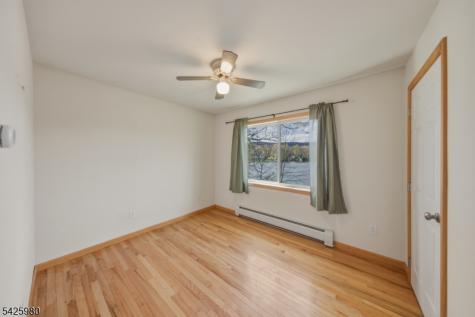 14 E Shore Drive Hampton NJ 07860