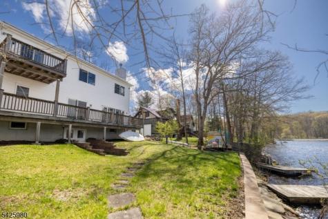 14 E Shore Drive Hampton NJ 07860