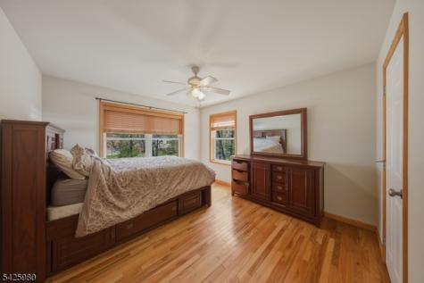 14 E Shore Drive Hampton NJ 07860
