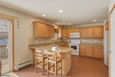 14 E Shore Drive Hampton NJ 07860