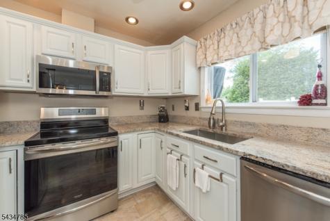 12 Brearly Crescent Mount Olive NJ 07836