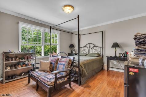 8 Steeplechase Lane Franklin NJ 08802