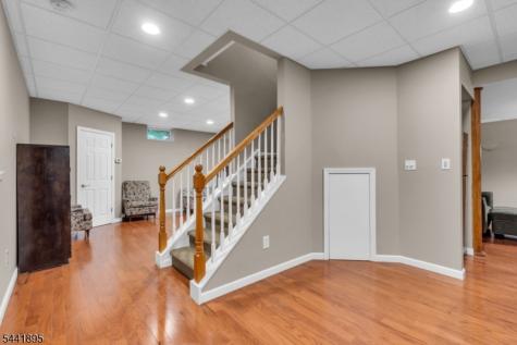 8 Steeplechase Lane Franklin NJ 08802